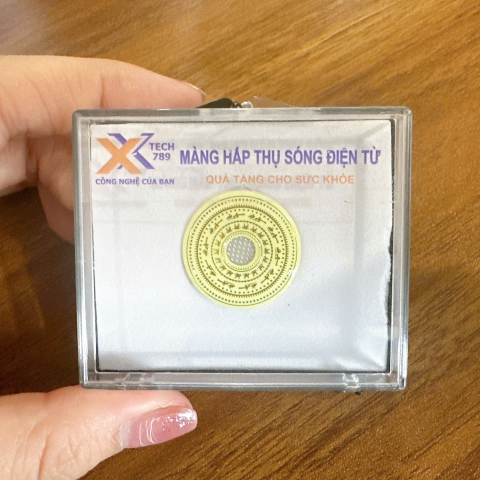 Miếng Dán Hấp Thụ Sóng Điện Từ Dạ Quang Phát Sáng